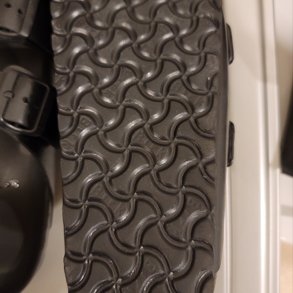 New Birkenstock Sandals - Picture 3 of 3